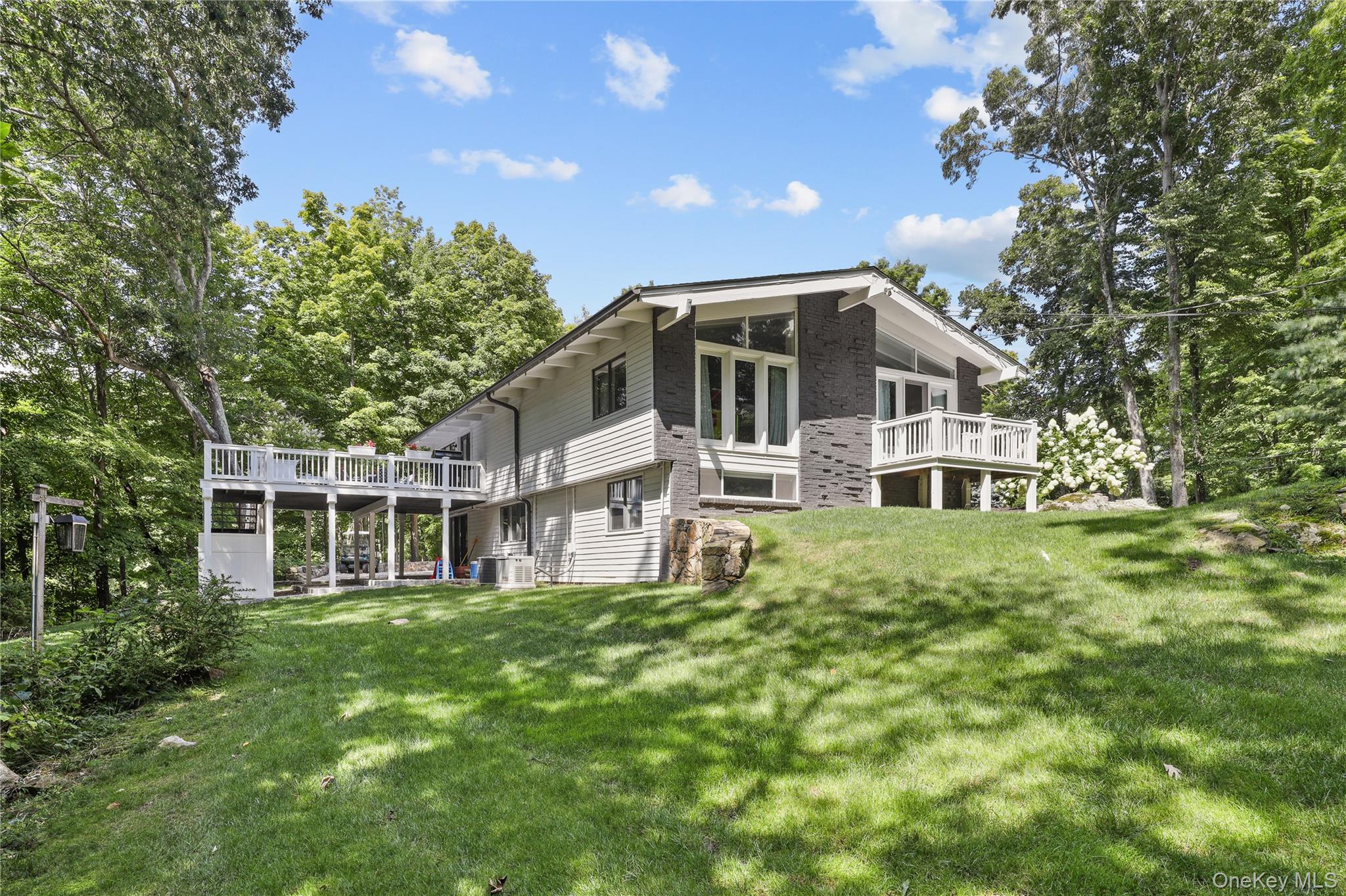 39 Lower Shad Road Pound Ridge, NY 10576 - Photo 4 of 25 Gallery Image 4