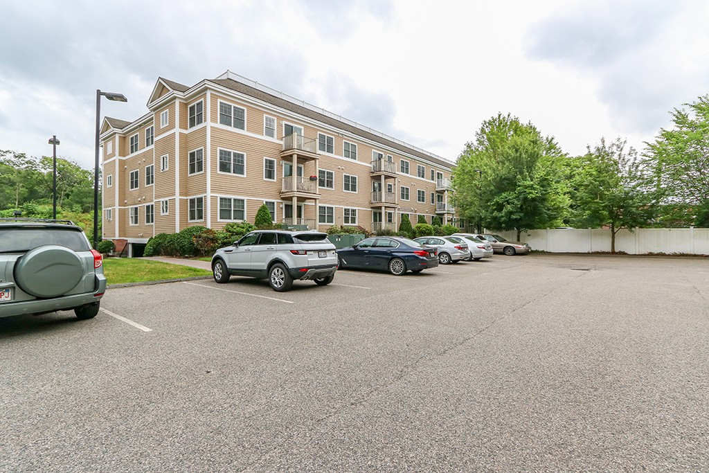 11 Cheriton Road, Unit 306 Boston, MA 02132 - Photo 17 of 20