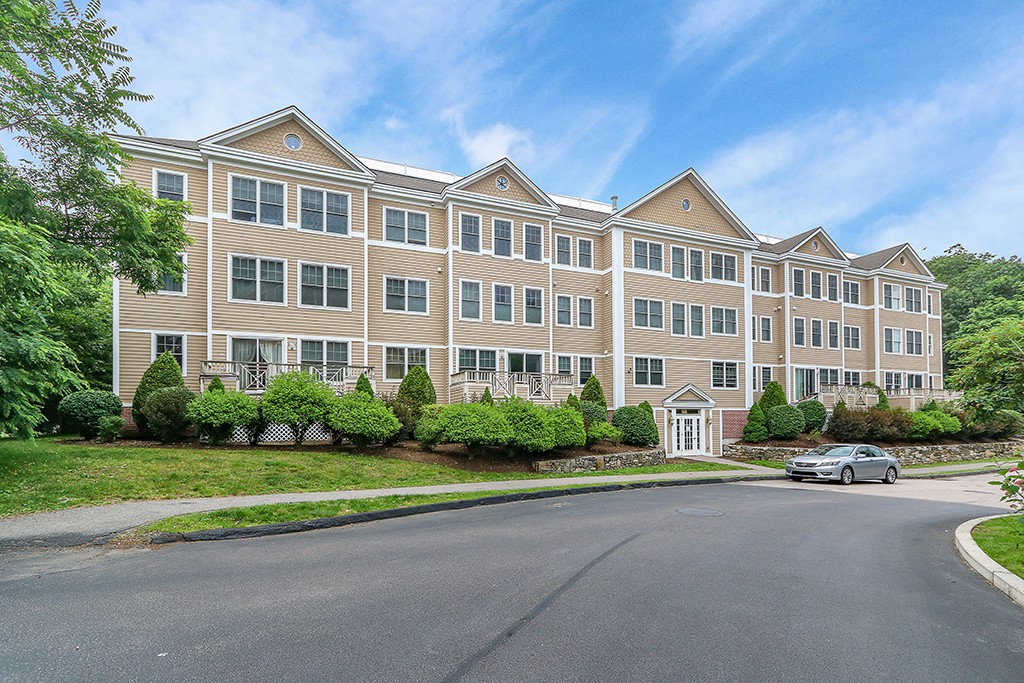 11 Cheriton Road, Unit 306 Boston, MA 02132 - Photo 18 of 20