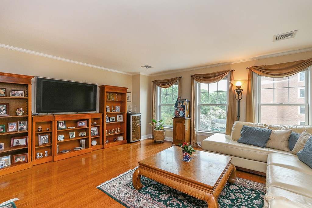 11 Cheriton Road, Unit 306 Boston, MA 02132 - Photo 7 of 20