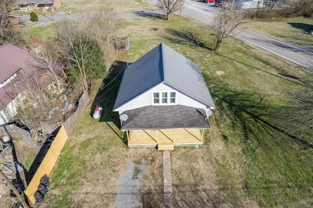 a view of aerial view of a house