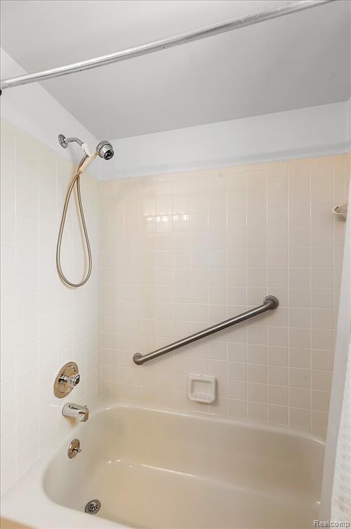 2251 Highsplint Drive Rochester Hills, MI 48307 - Photo 32 of 68