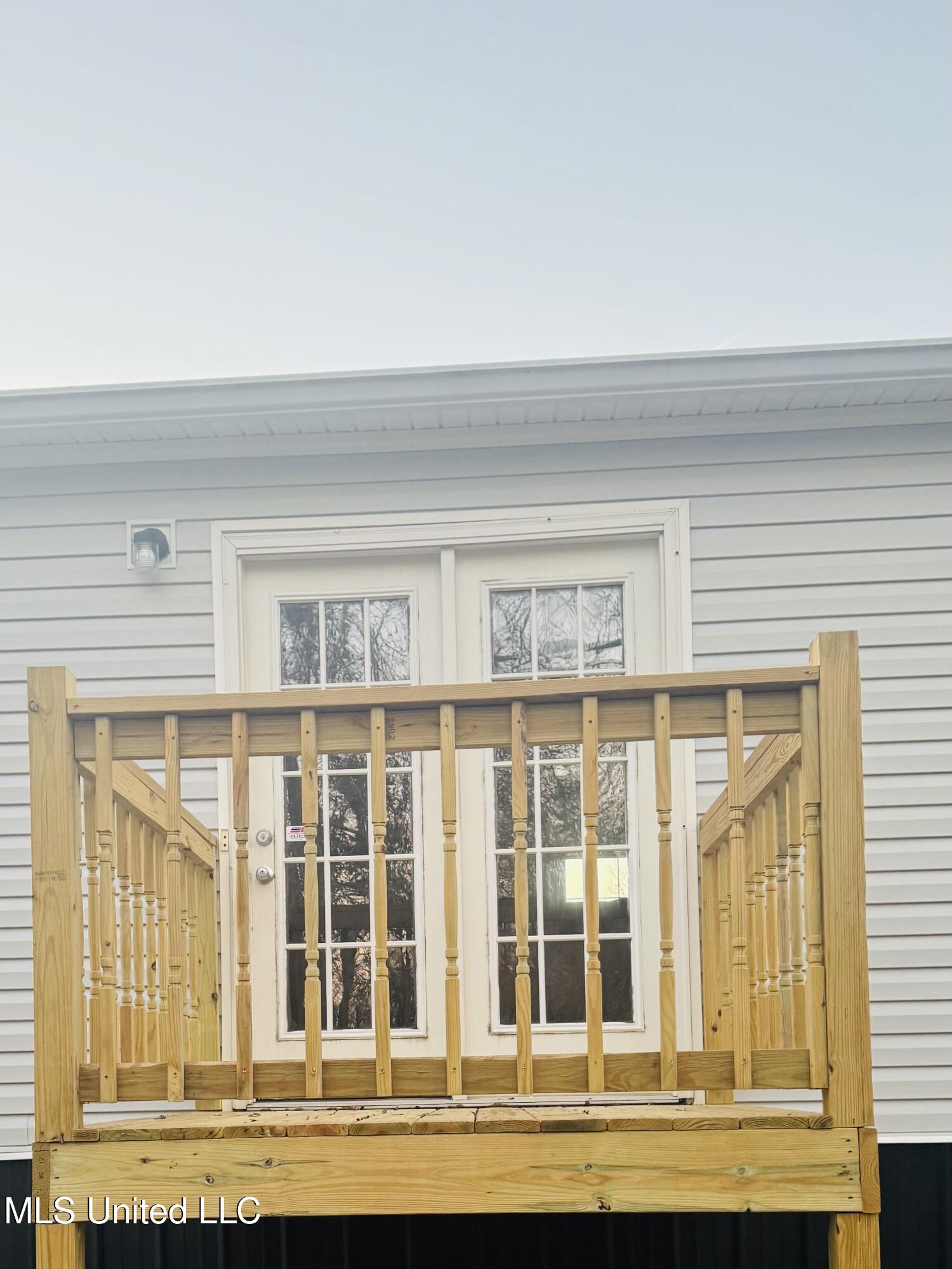 11 East Wilderness Road Natchez, MS 39120 - Photo 9 of 13 IMG_0177