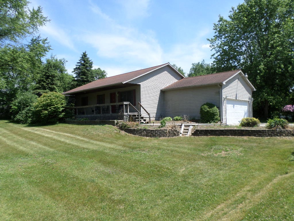 1555 East Lucas Street Rochester, IN 46975 - Photo 1 of 13