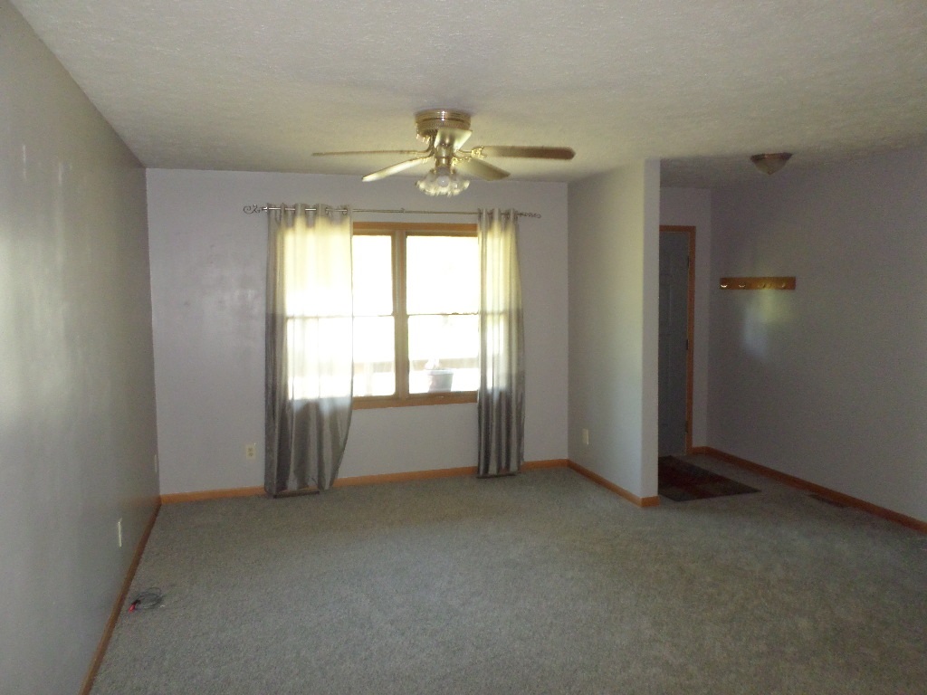 1555 East Lucas Street Rochester, IN 46975 - Photo 5 of 13