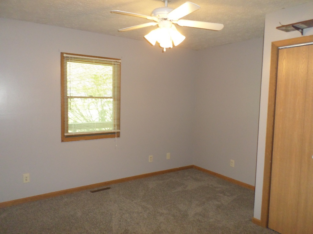 1555 East Lucas Street Rochester, IN 46975 - Photo 6 of 13