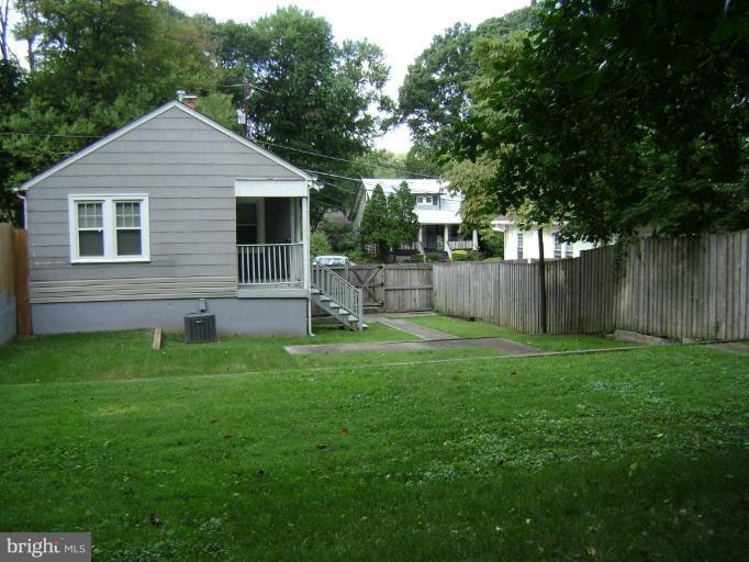 410 Silver Spring Avenue Silver Spring, MD 20910 - Photo 6 of 12 Exterior (Rear)