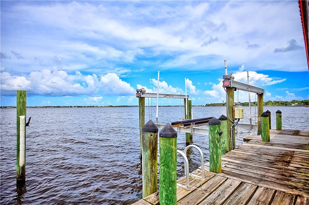 1003 Southeast Riverside Drive Stuart, FL 34996 - Photo 25 of 31 Gallery Image 25