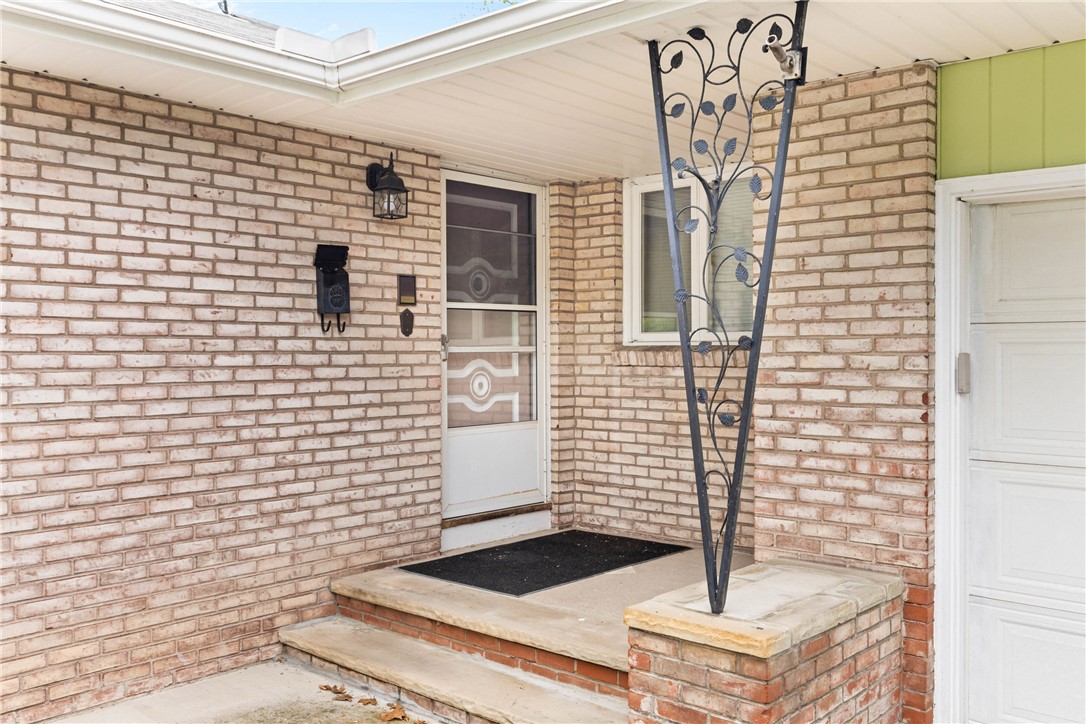 112 Lafayette Road Irondequoit, NY 14609 - Photo 3 of 48