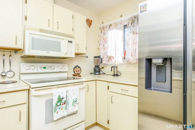 $265,000 | 5 Upper Commons, Woodbury, CT 06798