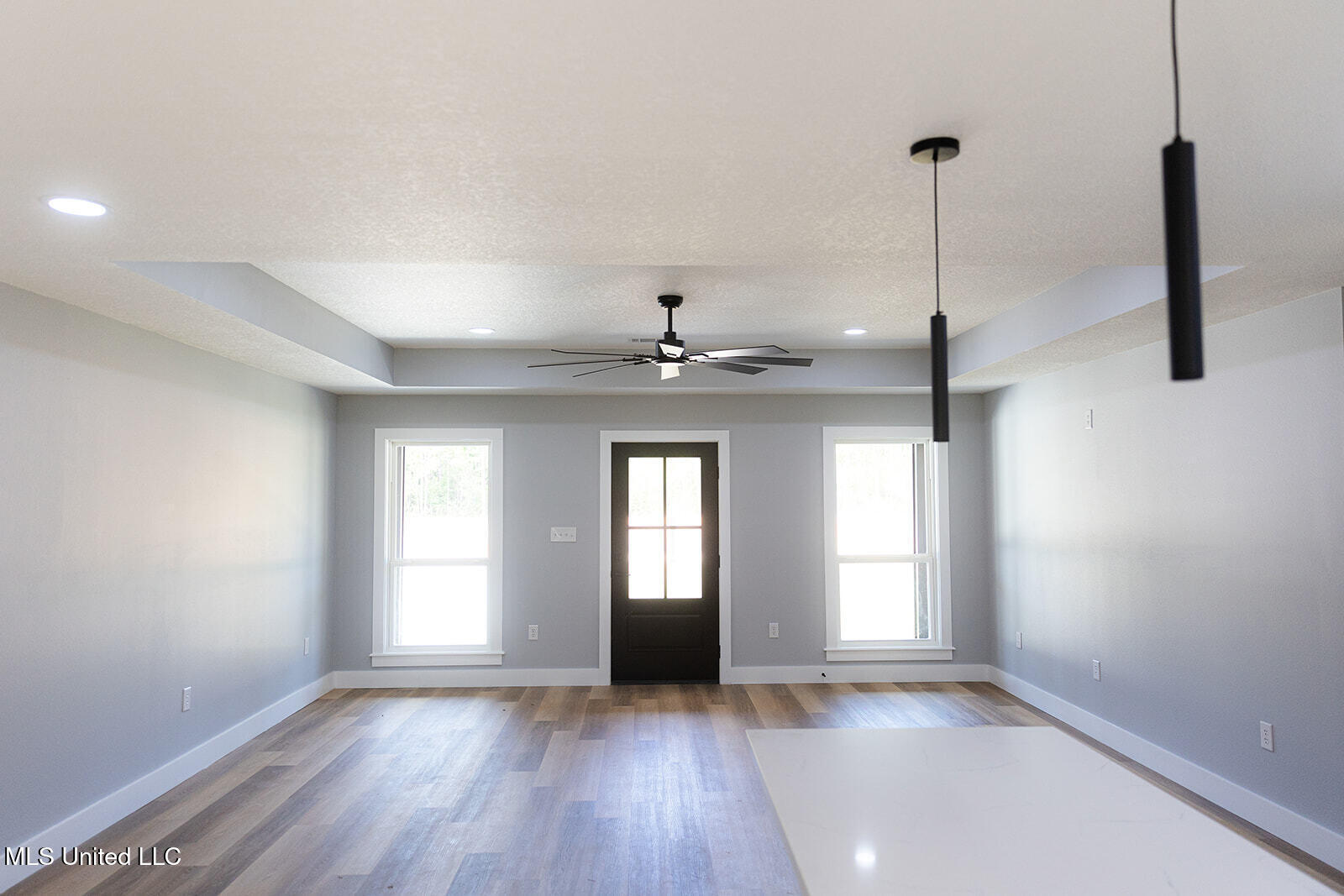 3408 Raintree Drive Gautier, MS 39553 - Photo 4 of 8 Living Room spec