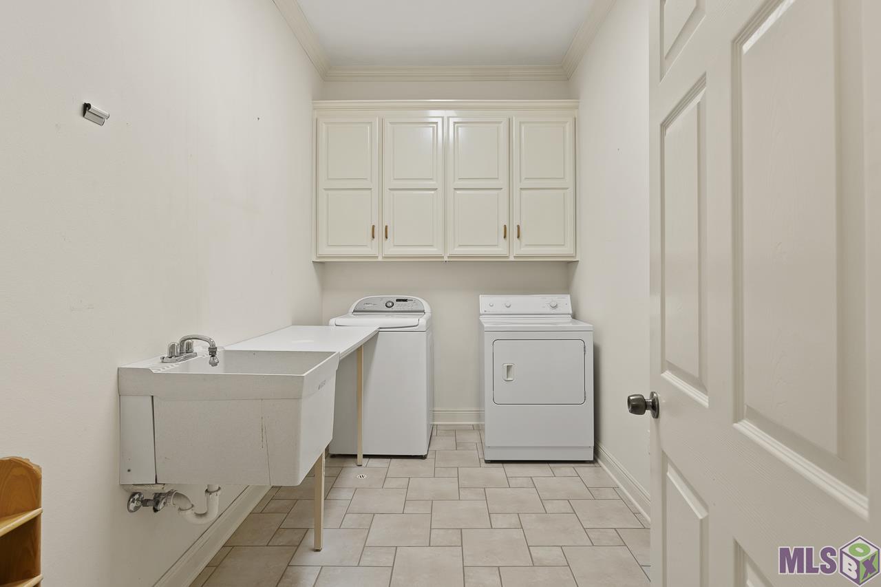 15751 Port Hudson-Pride Road Pride, LA 70770 - Photo 16 of 43 Laundry Area