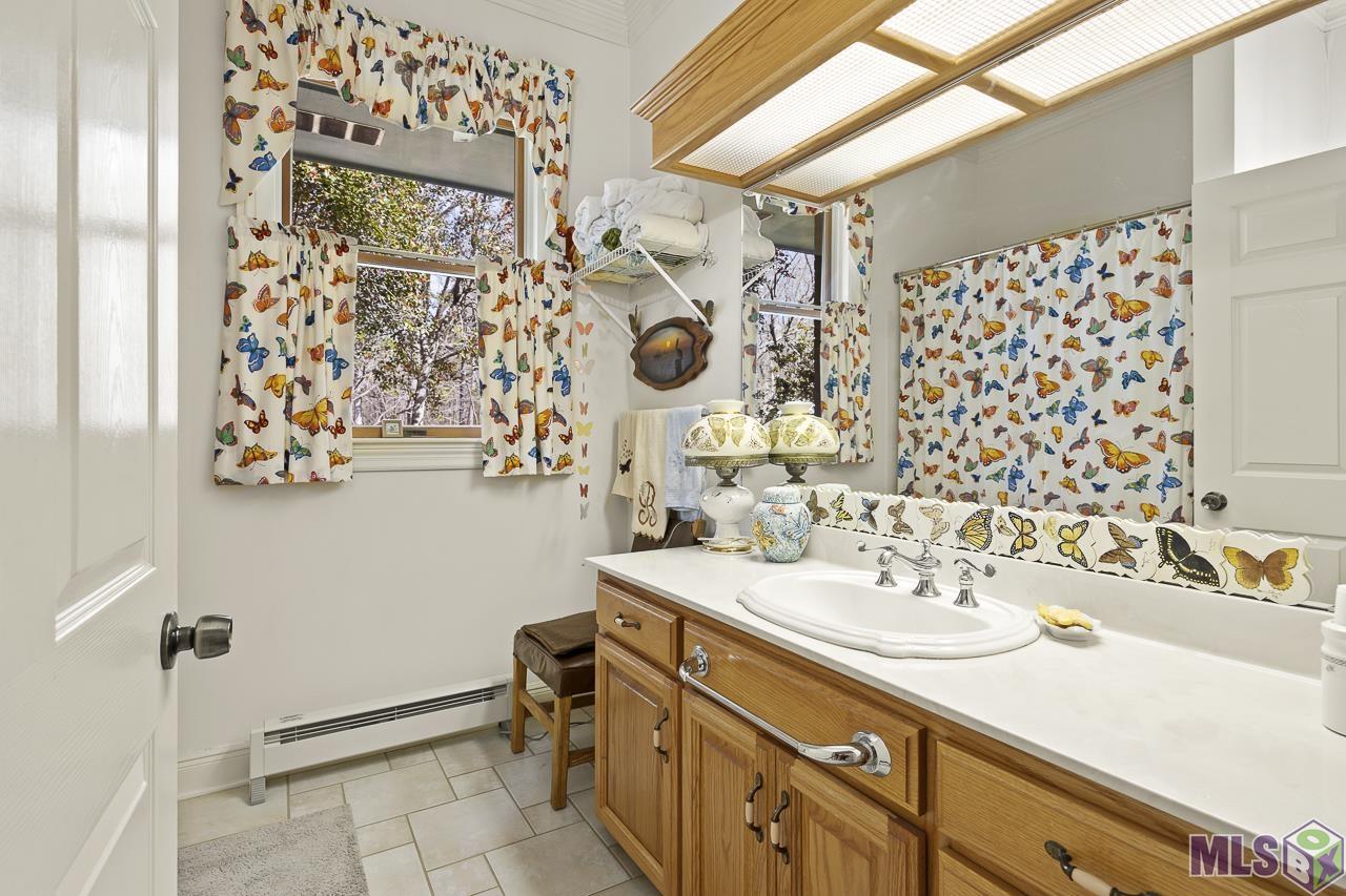 15751 Port Hudson-Pride Road Pride, LA 70770 - Photo 18 of 43 Bathroom