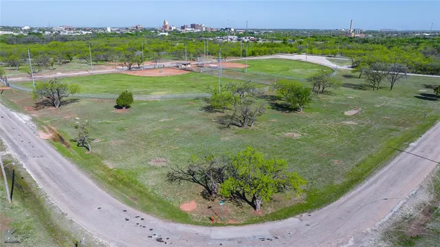 $9,999 | 834 East S 7th Street, Abilene, TX 79602