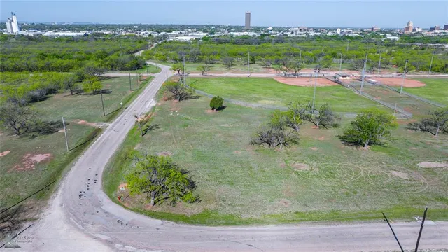 $9,999 | 834 East S 7th Street, Abilene, TX 79602