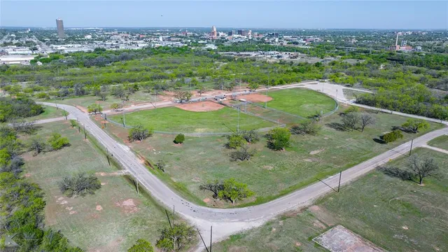 $9,999 | 834 East S 7th Street, Abilene, TX 79602