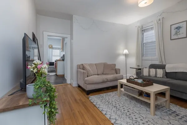 $3,400 | 69 I Street, Unit 1, Boston, MA 02127