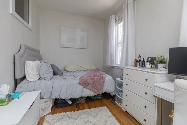 $3,400 | 69 I Street, Unit 1, Boston, MA 02127