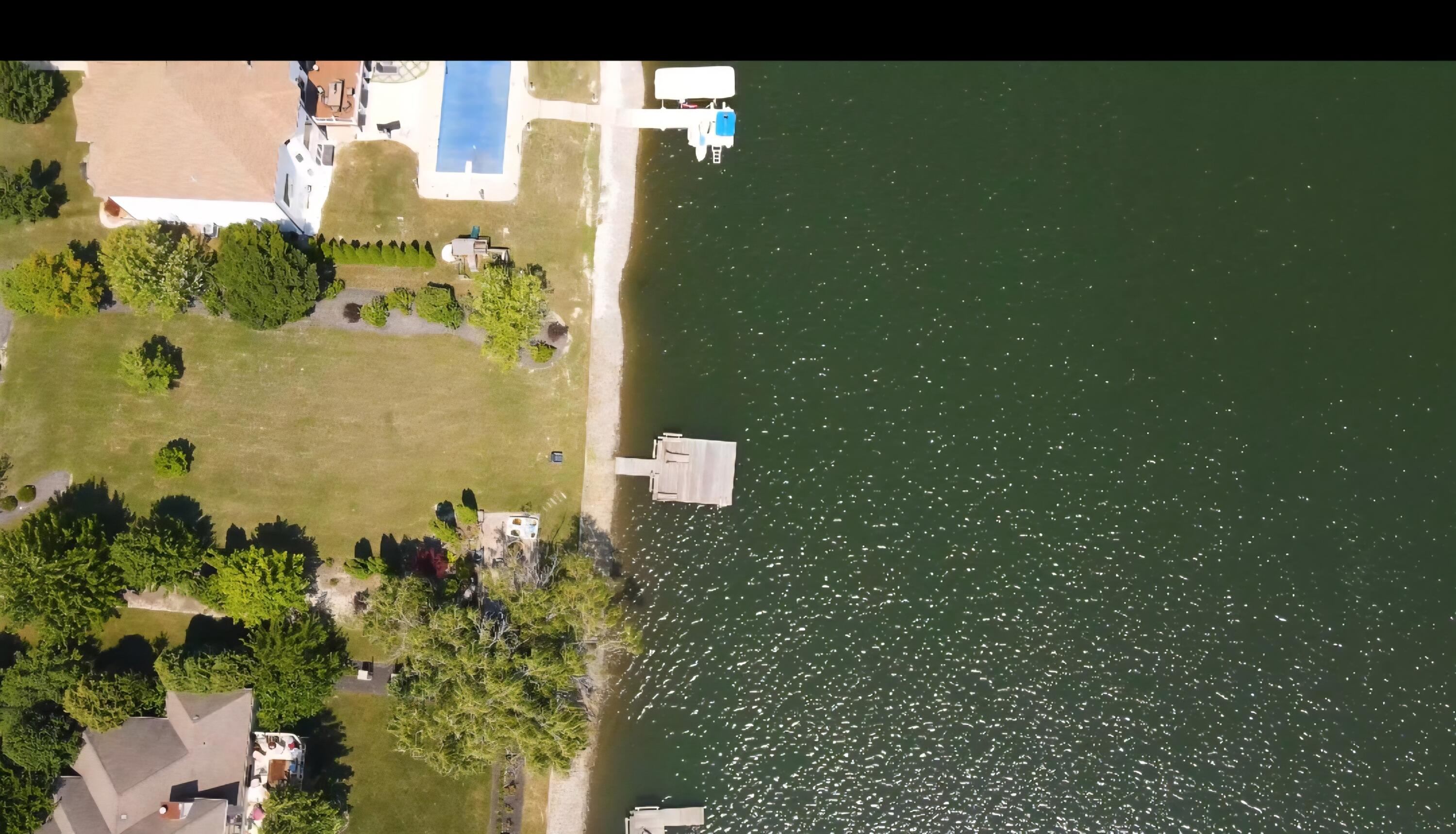 10830 Bridgewater Court Crown Point, IN 46307 - Photo 20 of 25 a bathroom with a sink and mirror