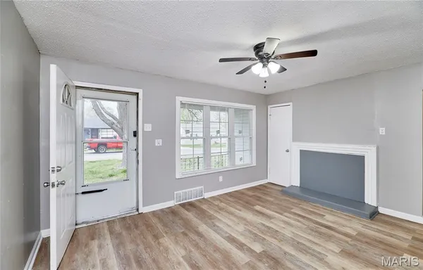 $1,200 | 6238 Tyndall Drive, St. Louis, MO 63134