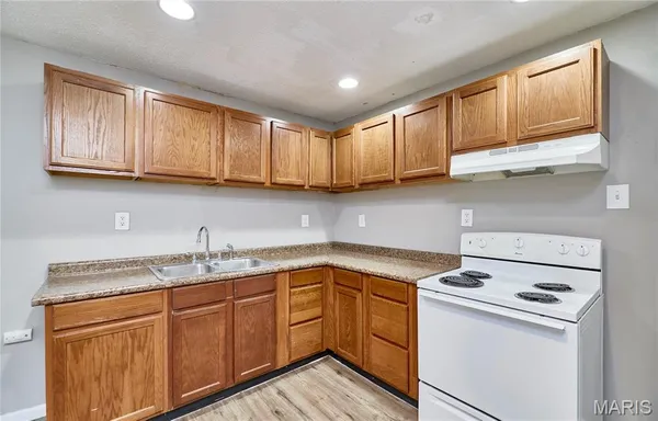 $1,200 | 6238 Tyndall Drive, St. Louis, MO 63134