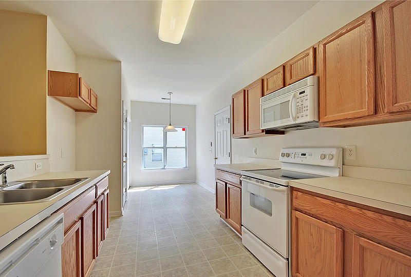 264 Westbrooke Road Summerville, SC 29486 - Photo 8 of 21 074_078-copy.jpg