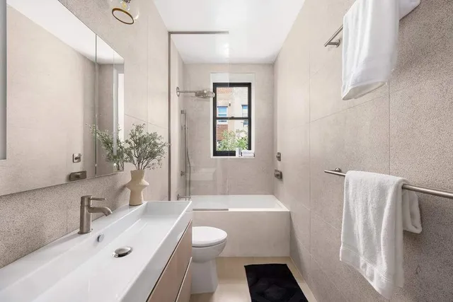 $10,975,000 | 53 West 85th Street | Upper West Side