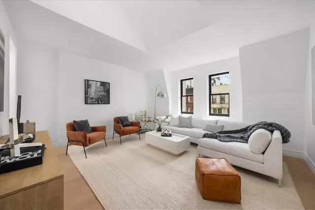 $10,975,000 | 53 West 85th Street | Upper West Side