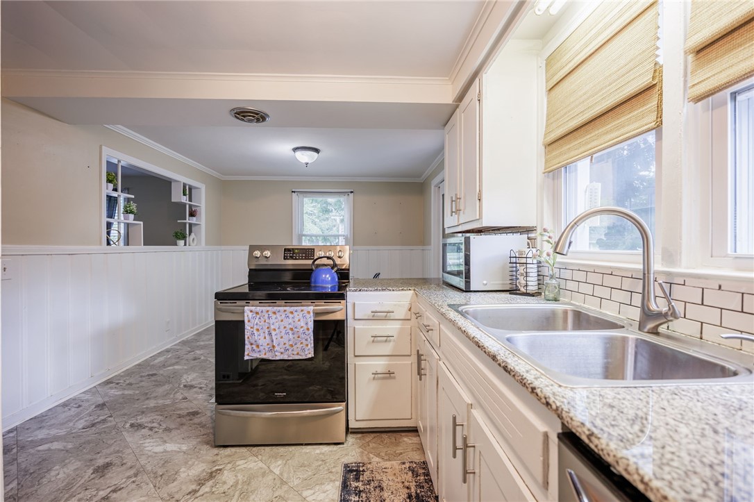 204 Fairfax Road Rochester, NY 14609 - Photo 8 of 35