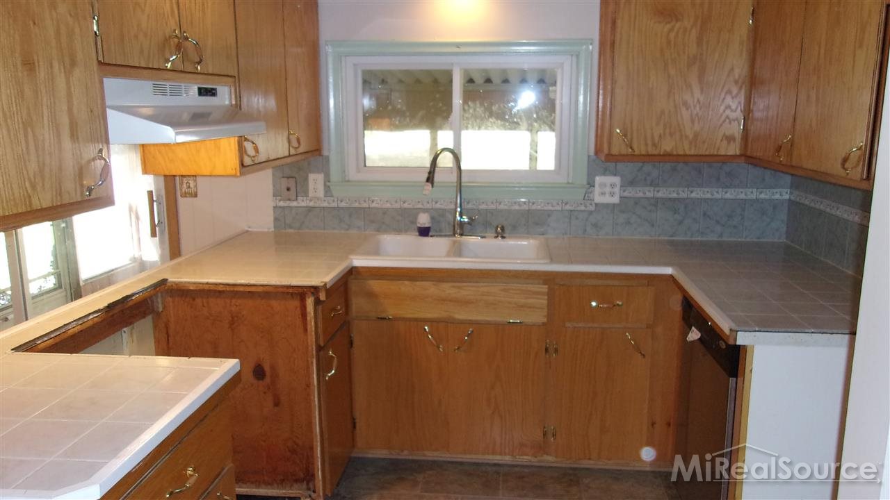 9173 Field Road Algonac, MI 48001 - Photo 14 of 30 31217890-13.JPG