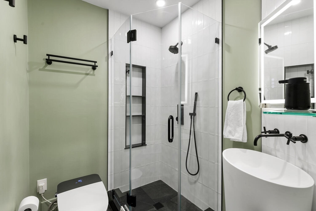 382 Commonwealth Avenue, Unit 24 Boston, MA 02215 - Photo 25 of 32