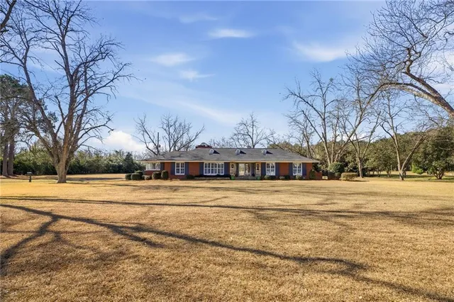 $300,000 | 607 3rd Street, Vienna, GA 31092