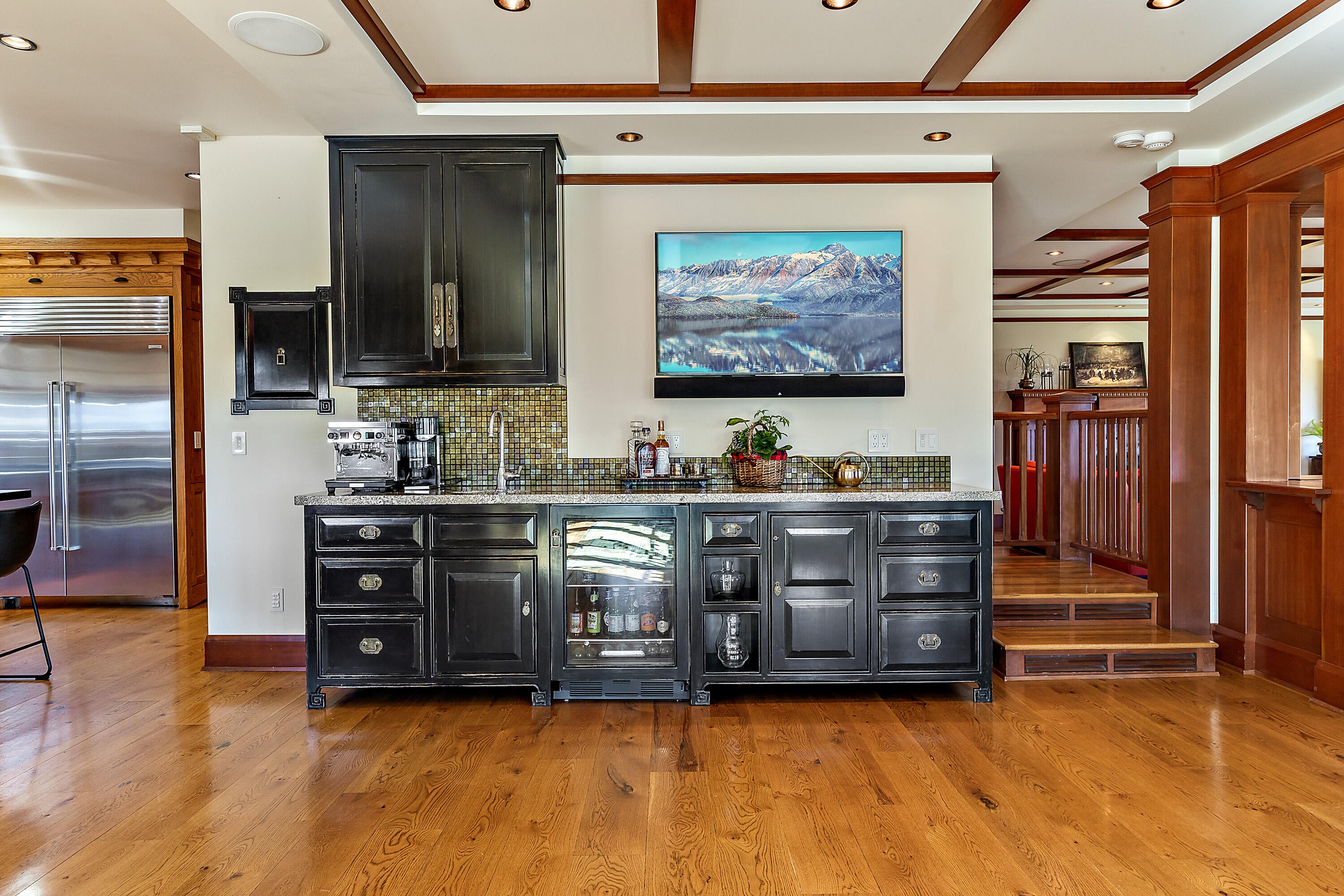 4167 Independence School Road Medford, OR 97501 - Photo 20 of 95 Wet bar with granite counter