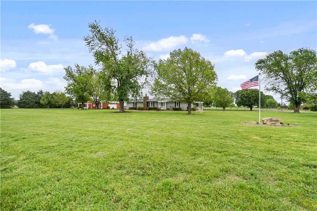 1504 17000 Road Parsons, KS 67357 - Photo 3 of 90