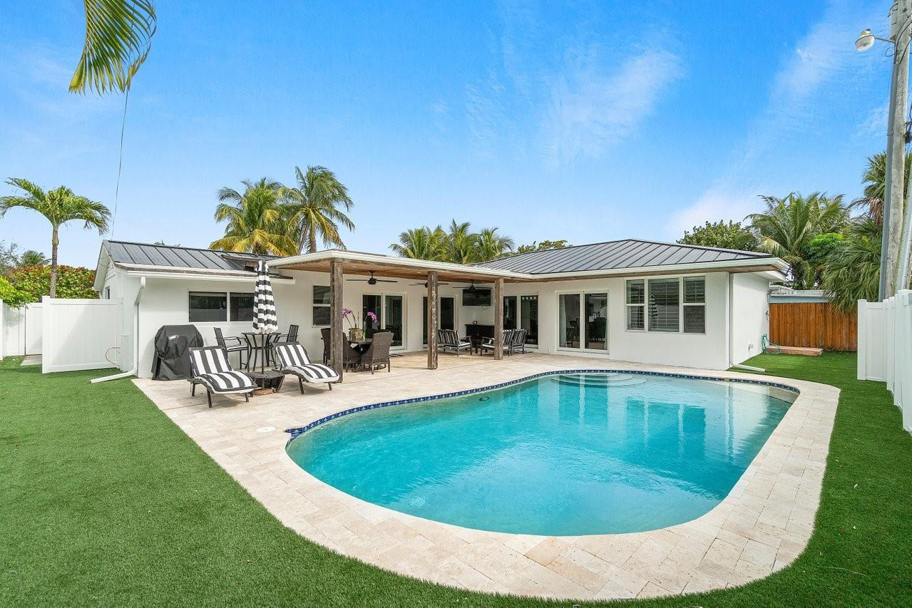 236 Costello Road West Palm Beach, FL 33405 - Photo 4 of 20 Photo 4