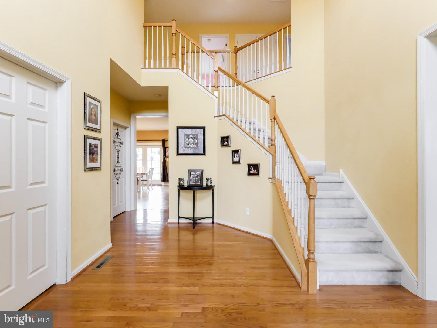 1999 Knight Road Green Lane, PA 18054 - Photo 2 of 25 Foyer