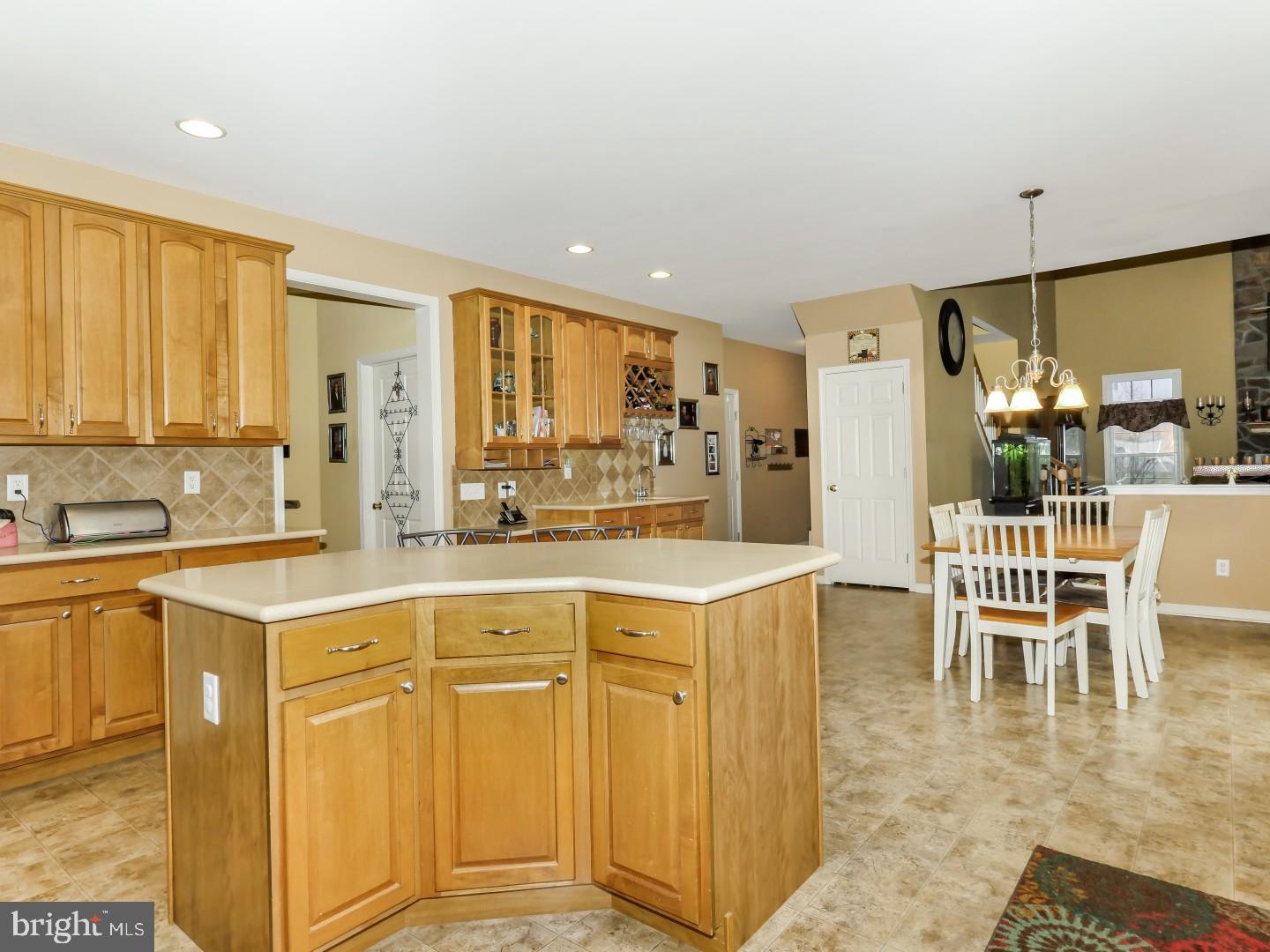 1999 Knight Road Green Lane, PA 18054 - Photo 4 of 25 Kitchen
