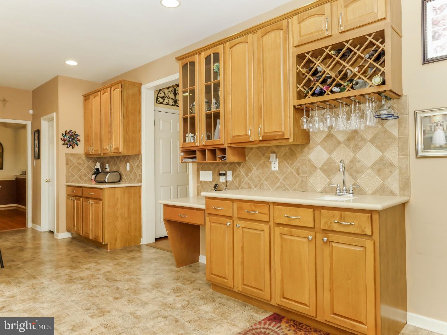 1999 Knight Road Green Lane, PA 18054 - Photo 5 of 25 Kitchen