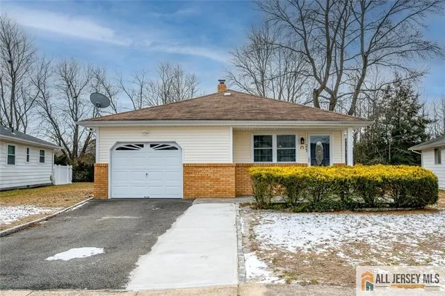 $395,000 | 321 Curacao Street, Toms River, NJ 08757