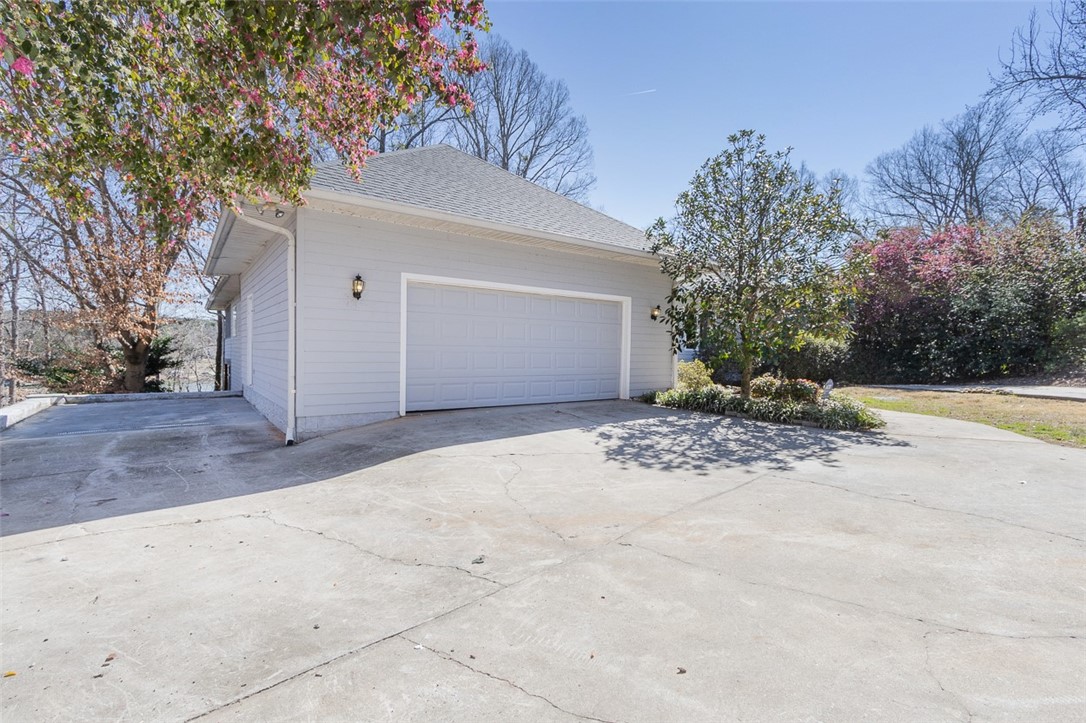 1106 Whitfield Point Anderson, SC 29626 - Photo 7 of 46