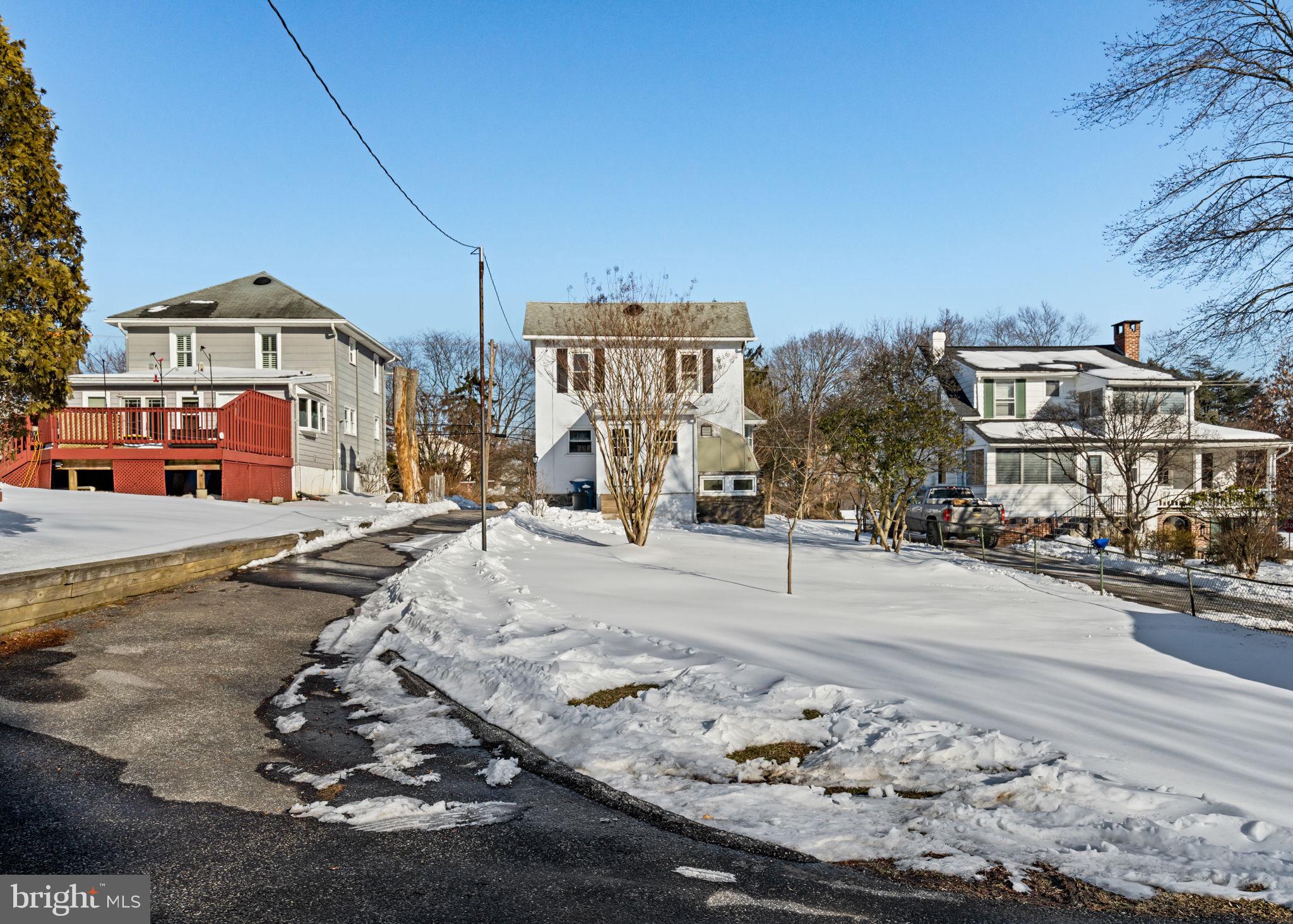 208 South Pennell Road Media, PA 19063 - Photo 42 of 46 Driveway
