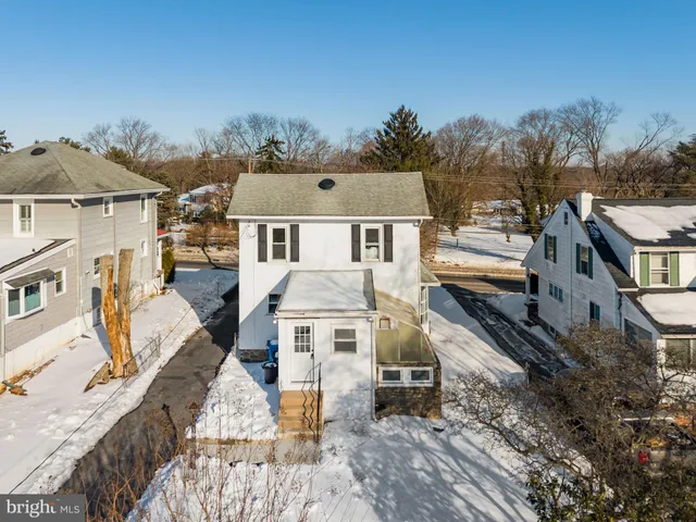 $450,000 | 208 South Pennell Road, Media, PA 19063