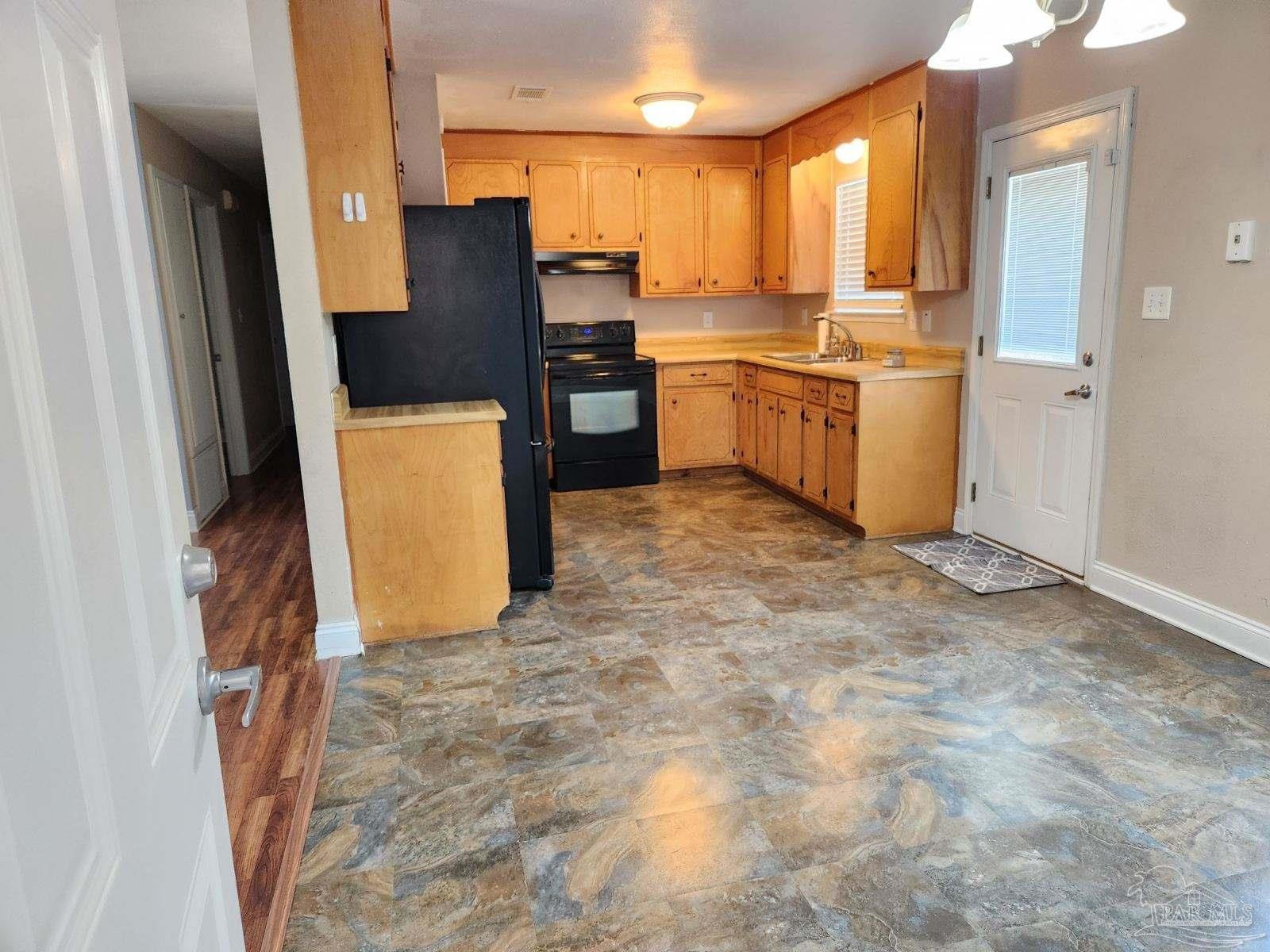 7511 Frank Reeder Road Pensacola, FL 32526 - Photo 5 of 17 Gallery Image 5