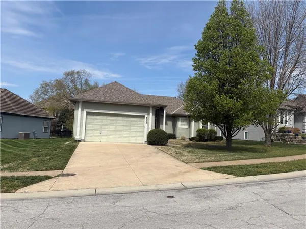 $360,000 | 3008 Southwest 9th Terrace, Lee's Summit, MO 64081