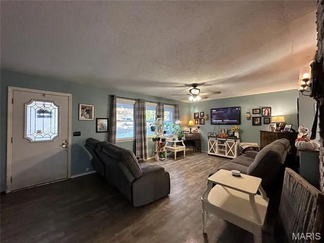 $369,000 | 1867 Hecker Road, Owensville, MO 65066