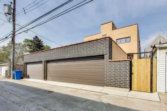 $650,000 | 3339 North Ridgeway Avenue, Unit 1N, Chicago, IL 60618