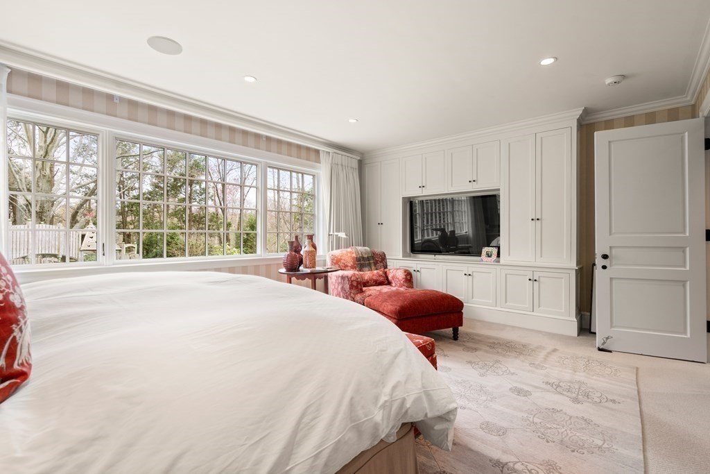 173 Laurel Road Brookline, MA 02467 - Photo 12 of 22