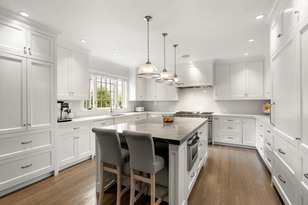 173 Laurel Road Brookline, MA 02467 - Photo 7 of 22