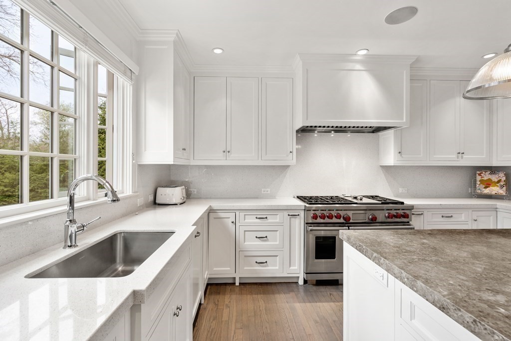 173 Laurel Road Brookline, MA 02467 - Photo 8 of 22