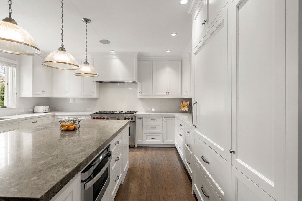 173 Laurel Road Brookline, MA 02467 - Photo 9 of 22